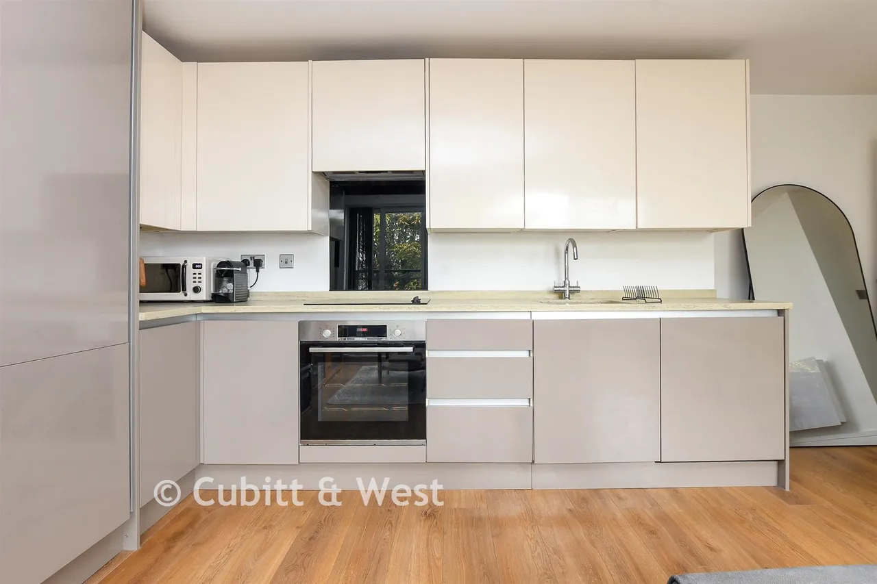 Victoria Road, Horley, RH6, photo 4