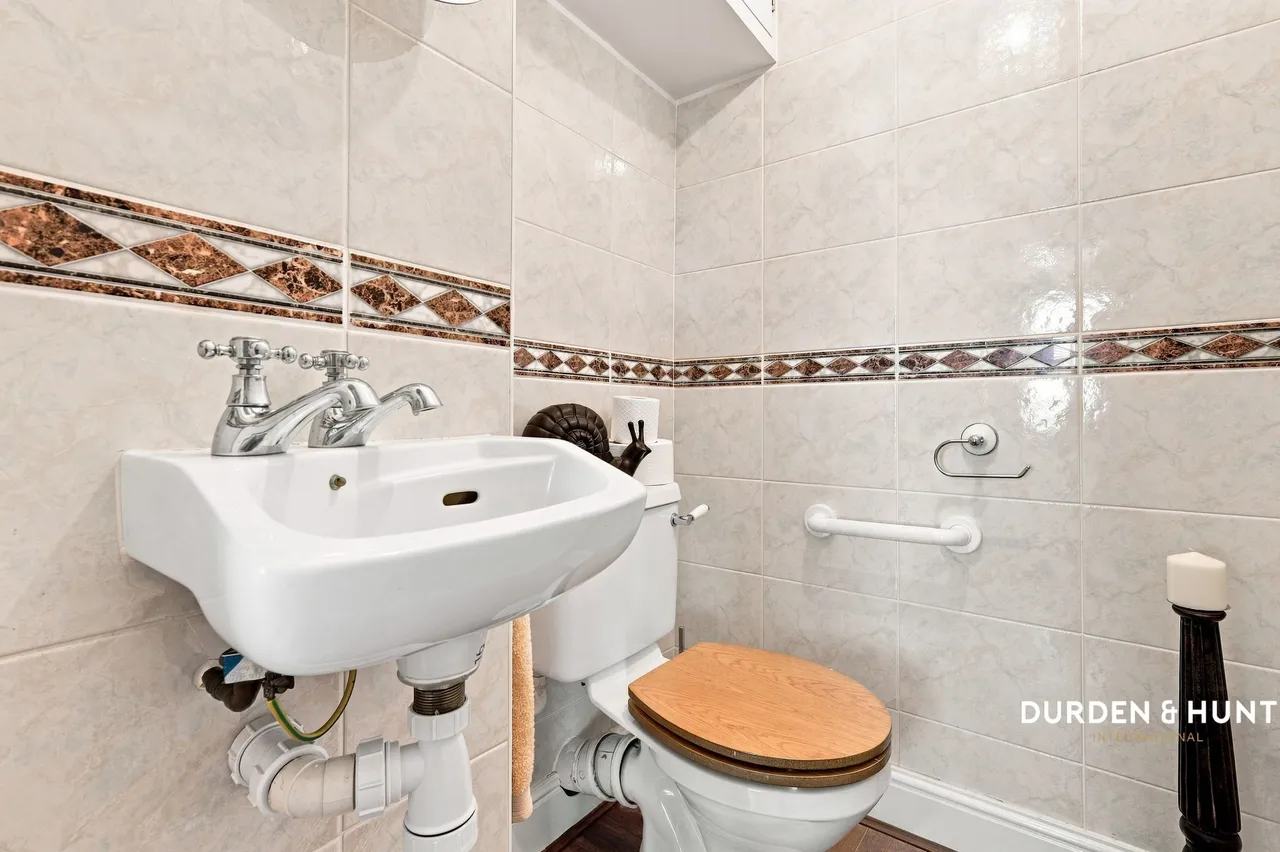 Mayflower Court, Ongar, CM5, photo 12