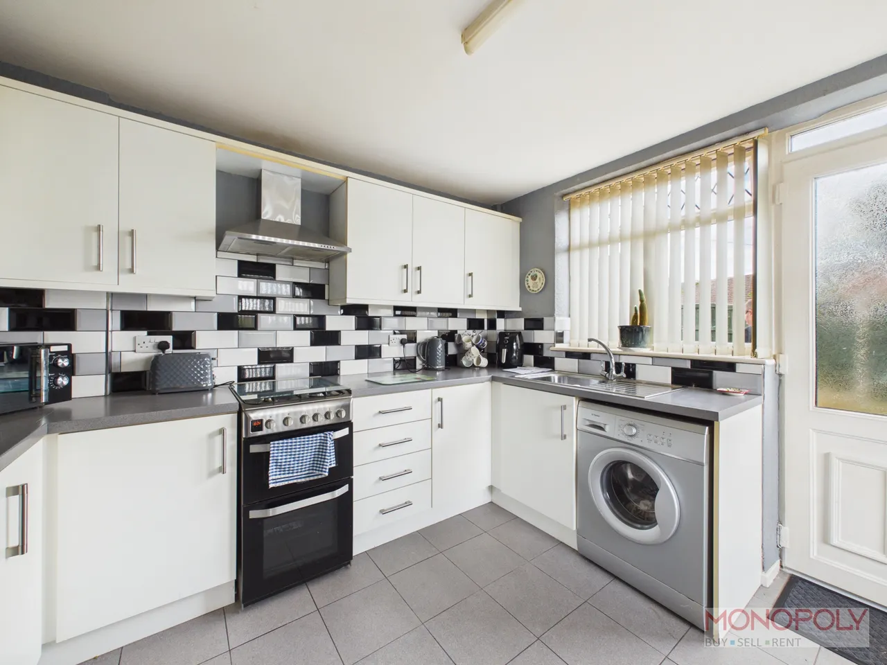 Ffordd Gryffydd, Llay, LL12, photo 6