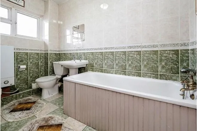 Whalebone Lane South, Dagenham, photo 7