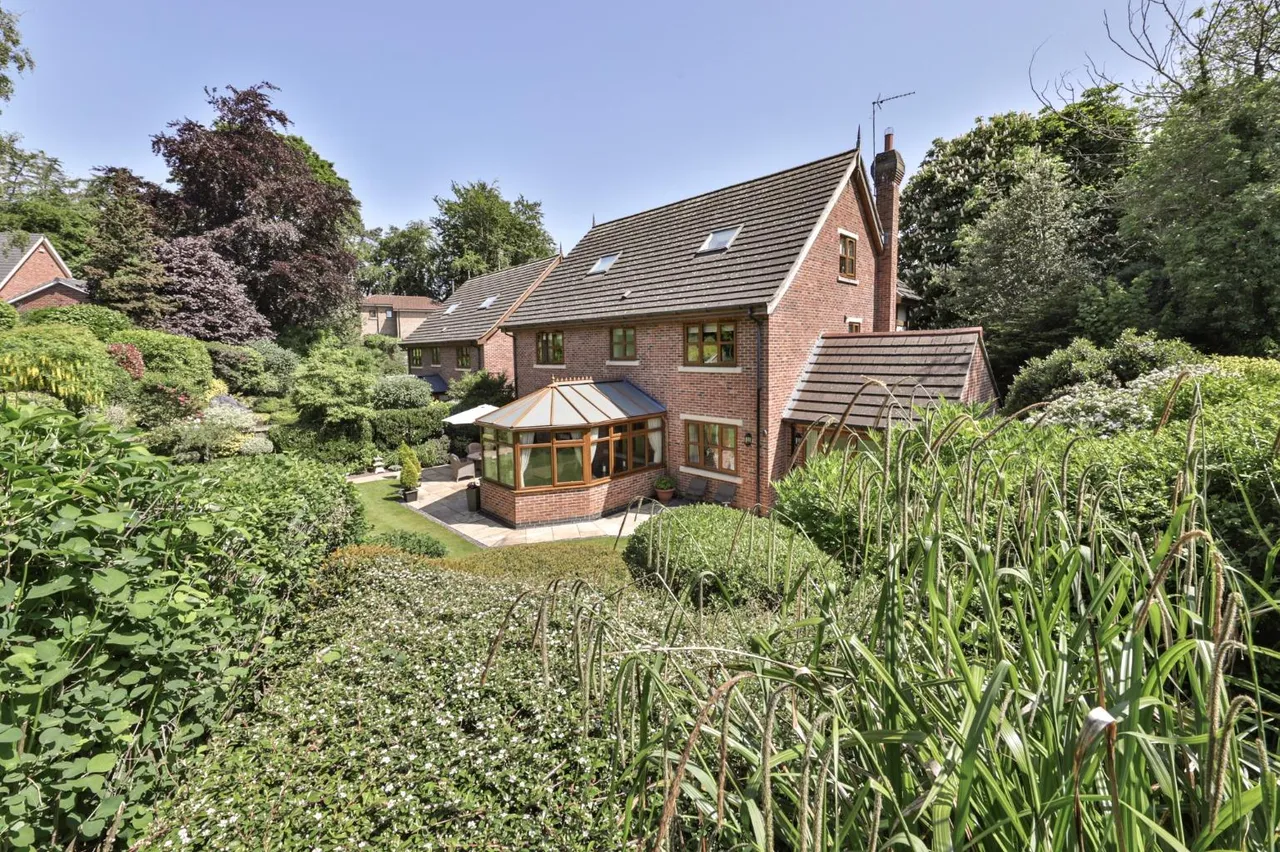 Lodge Gardens, Hessle, HU13, photo 21