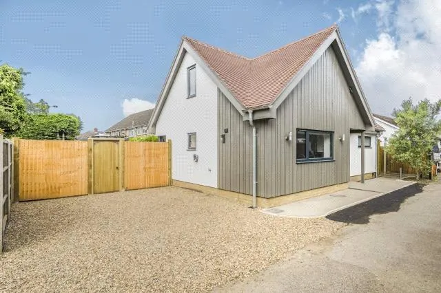 Vicarage Road, Sunbury-on-Thames, TW16, photo 5