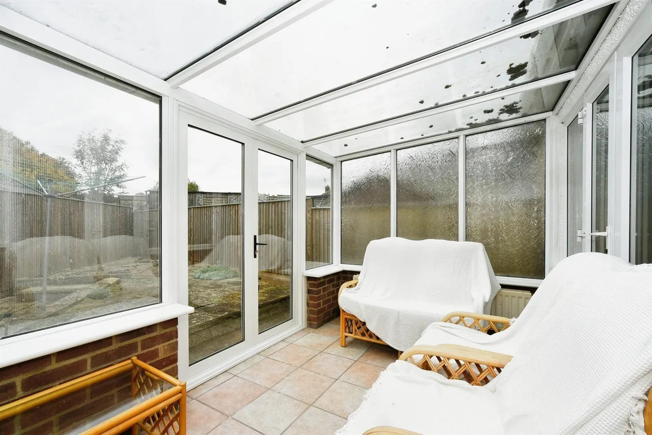 Glenwood Close, Swindon, SN1, photo 12