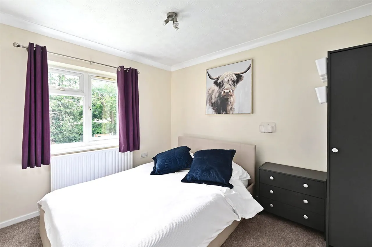 Manfield Road, Ash, Guildford, Surrey, GU12 6NE, photo 7