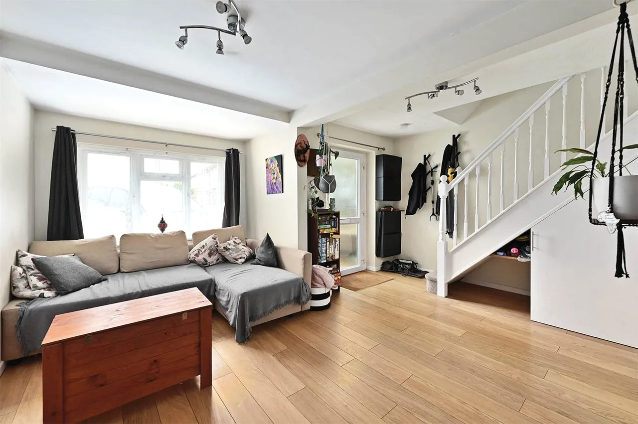 Manfield Road, Ash, Guildford, Surrey, GU12 6NE, photo 5