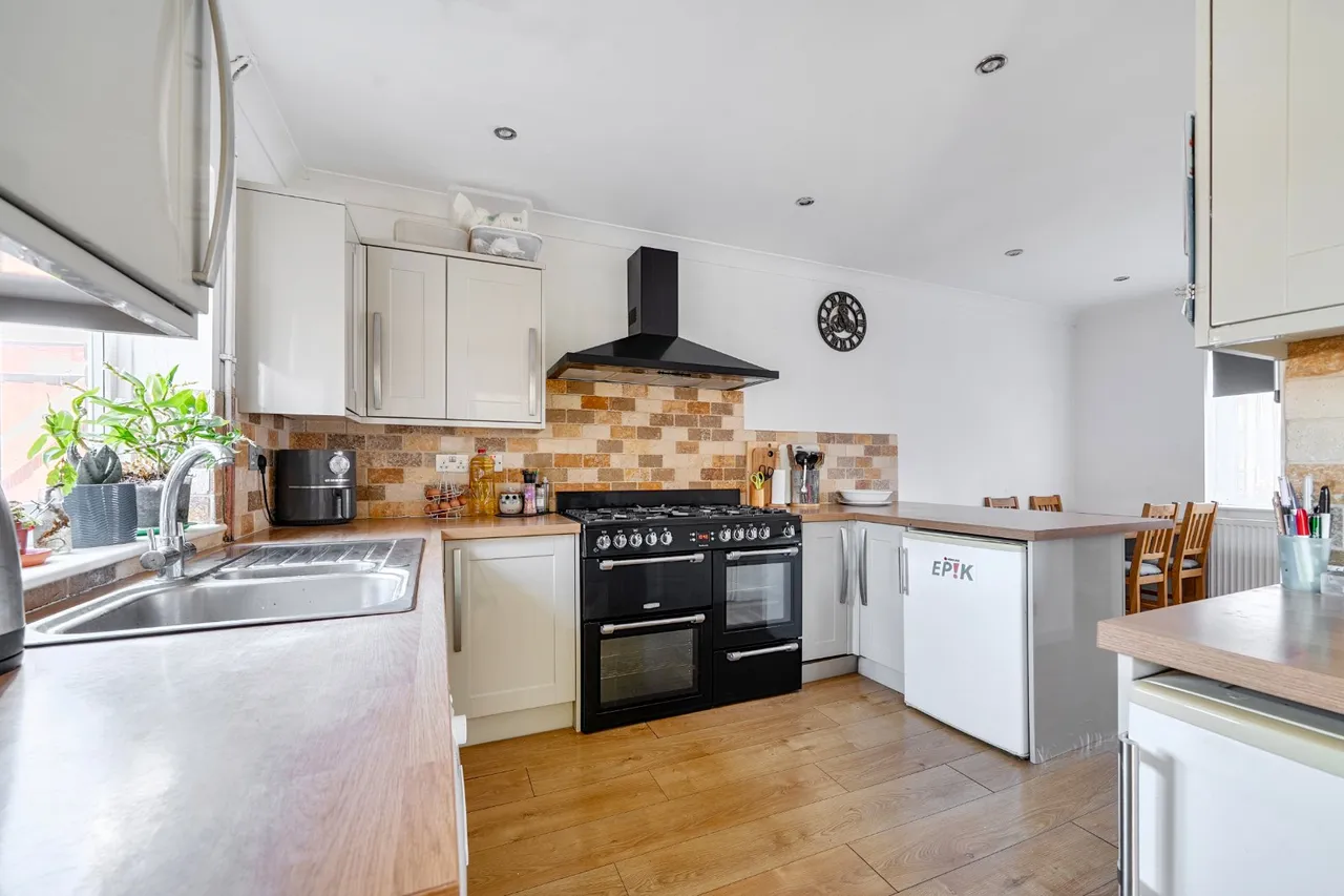 Springhead Road, Faversham, ME13, photo 3