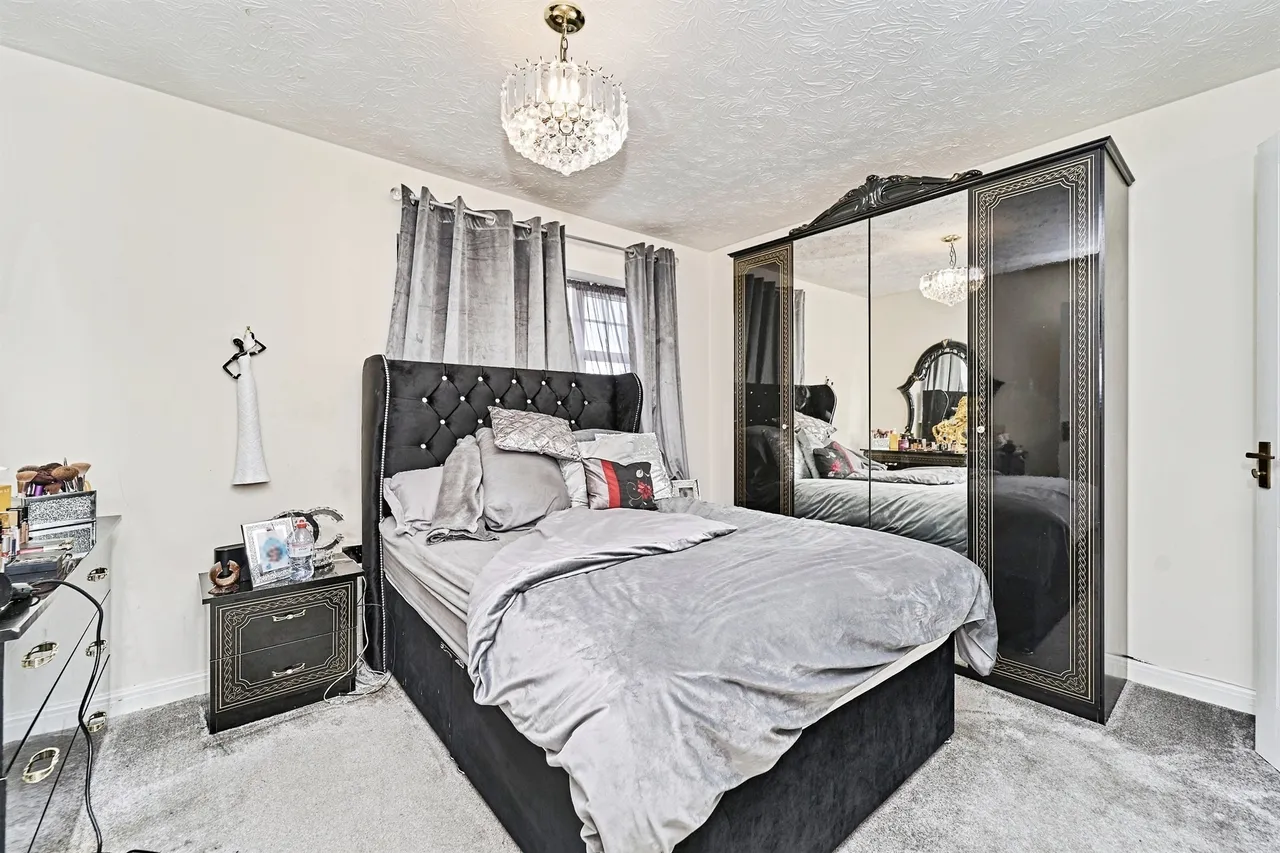 Edwin Phillips Drive, West Bromwich, B71, photo 13