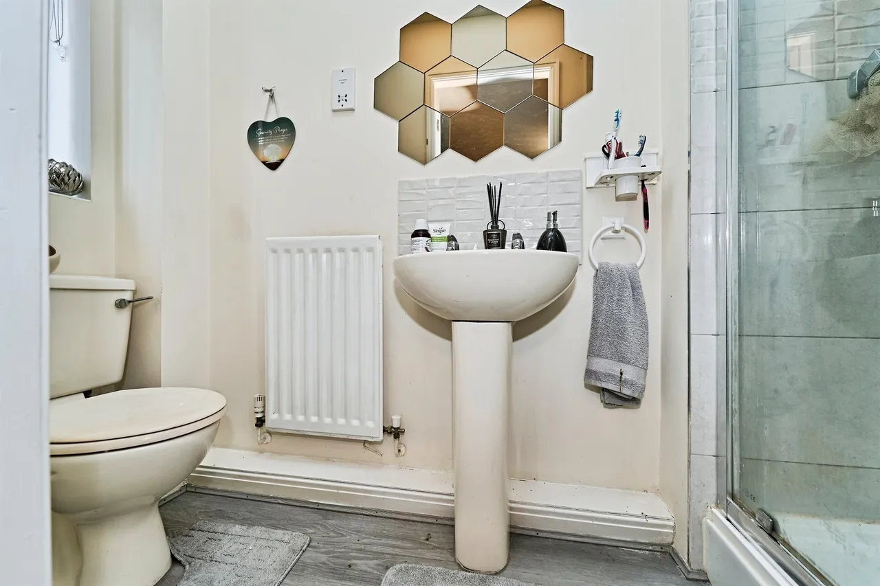 Edwin Phillips Drive, West Bromwich, B71, photo 15