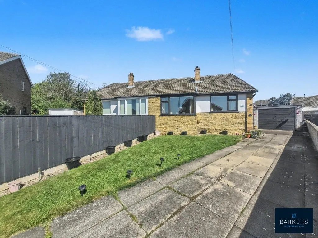 2 bed house for sale — Chevins Close, BATLEY, West Yorkshire WF17 0QQ