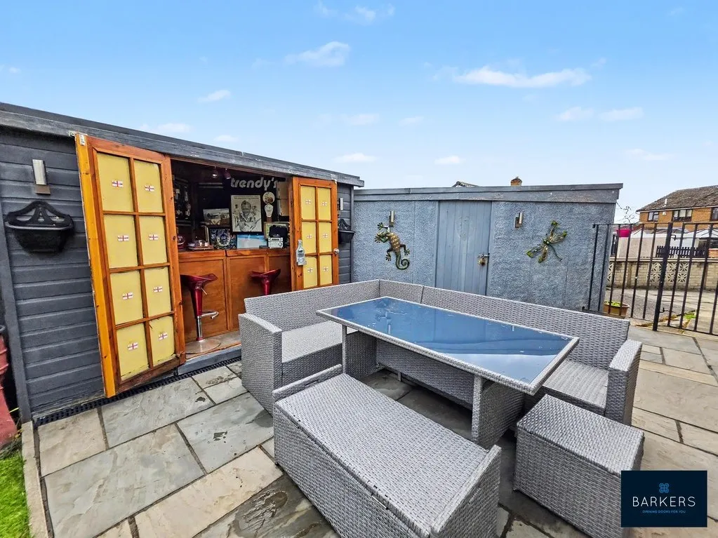Chevins Close, BATLEY, West Yorkshire WF17 0QQ, photo 6