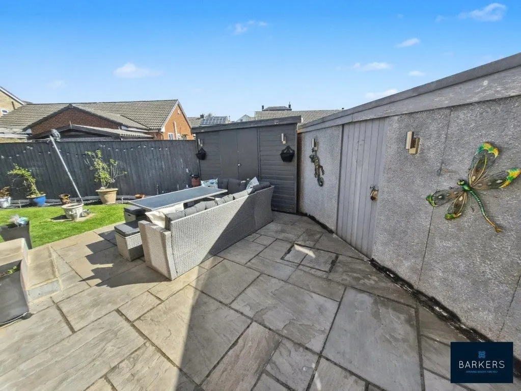 Chevins Close, BATLEY, West Yorkshire WF17 0QQ, photo 5