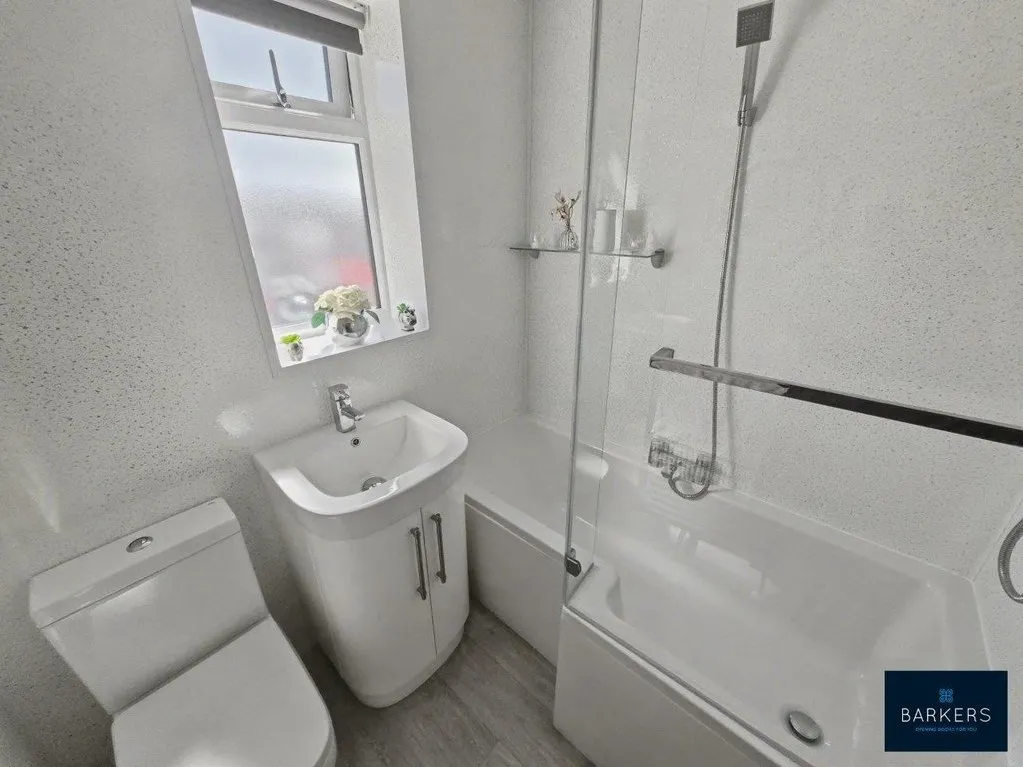Chevins Close, BATLEY, West Yorkshire WF17 0QQ, photo 15