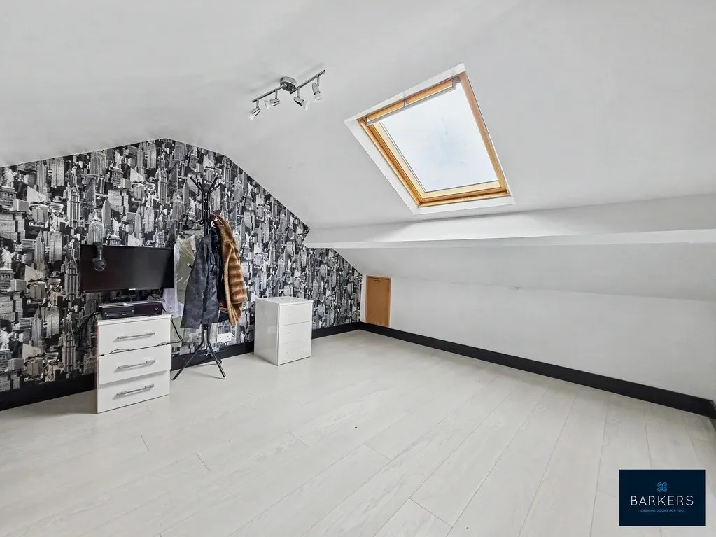 Chevins Close, BATLEY, West Yorkshire WF17 0QQ, photo 17