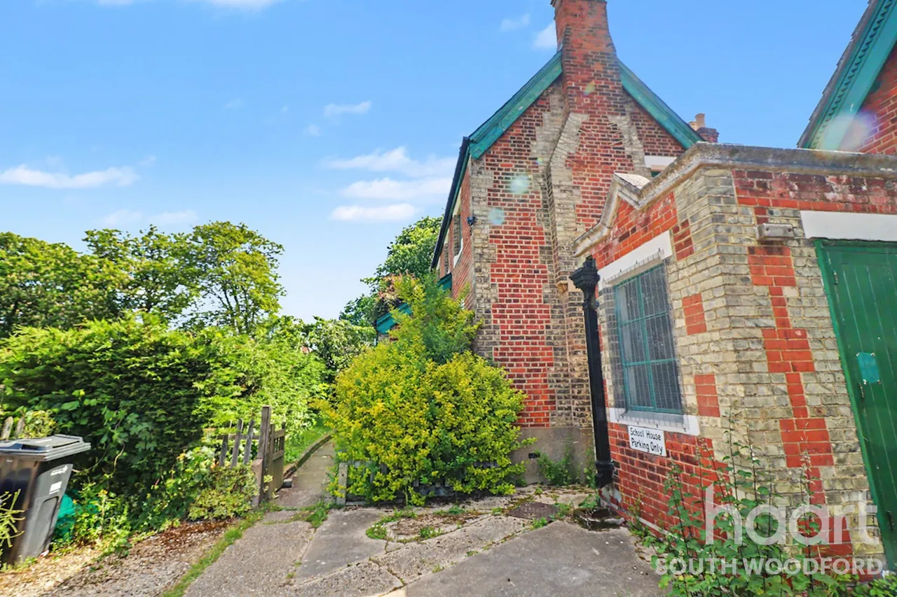 Cross Road, Woodford Bridge, IG8, photo 22