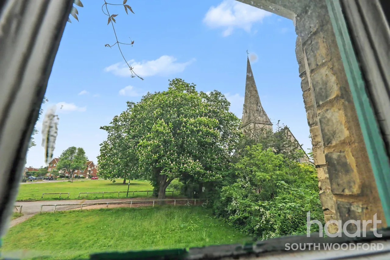 Cross Road, Woodford Bridge, IG8, photo 15