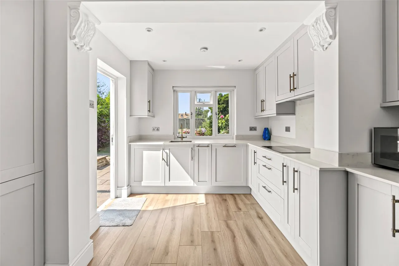 Fourth Cross Road, Twickenham, TW2 5EL, photo 3