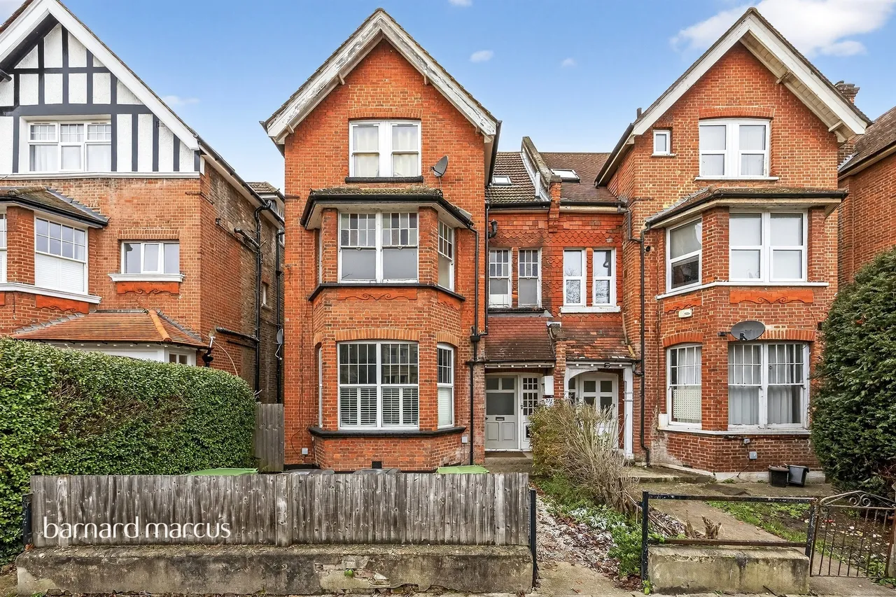 1 bed flat for sale — Riggindale Road, London