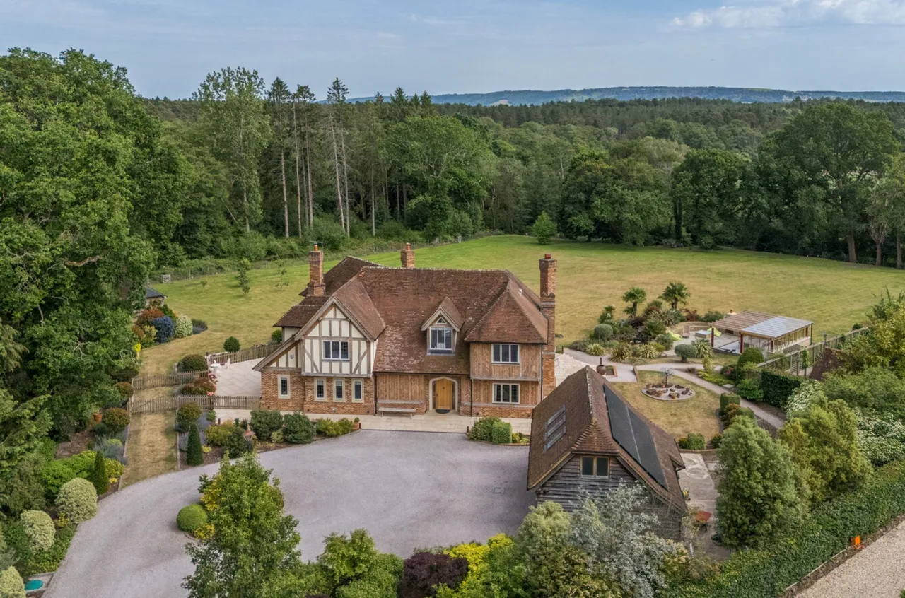 5 bed property for sale, Minsted, Midhurst, GU29