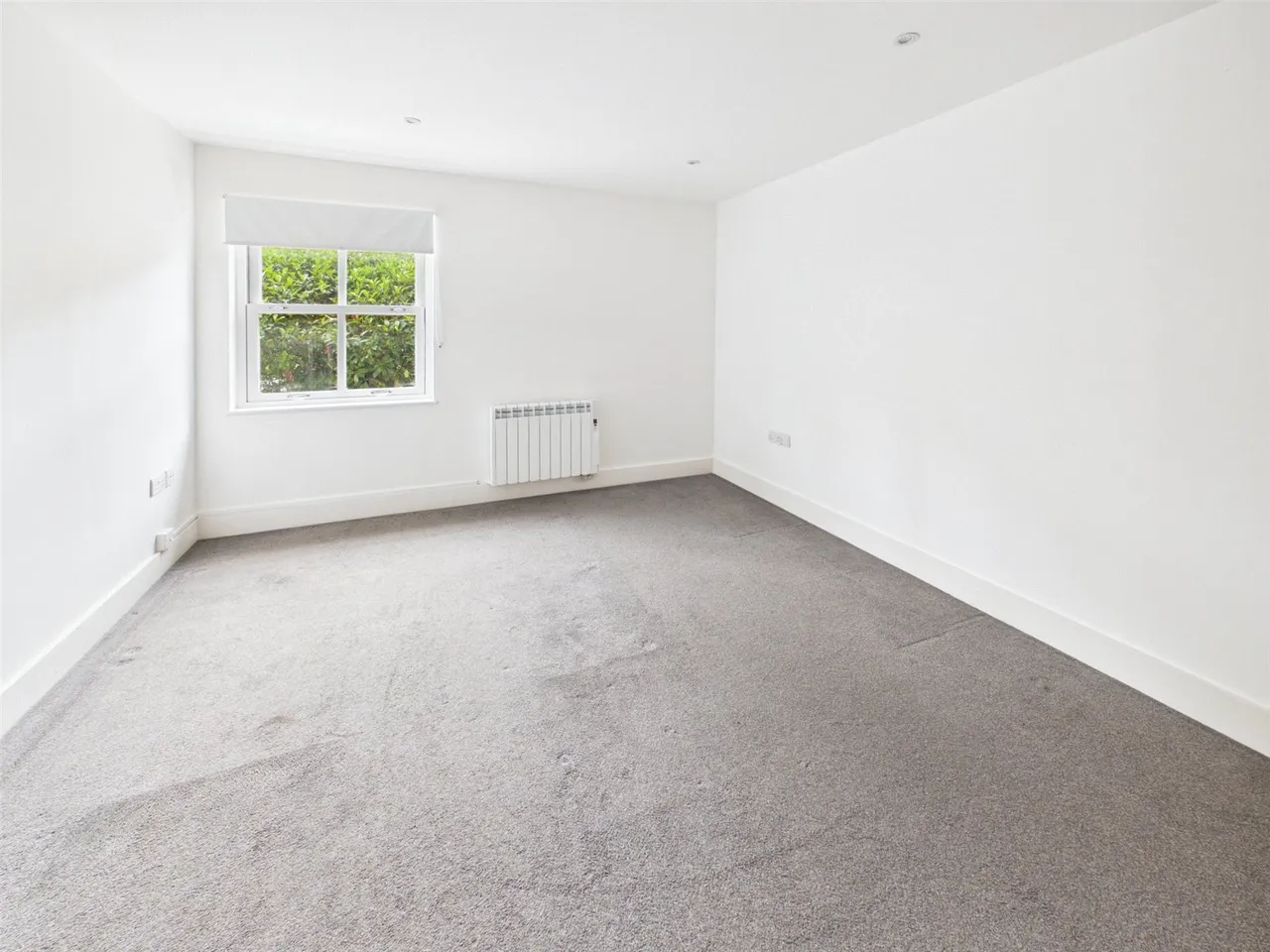 High Street, Hampton, TW12, photo 5
