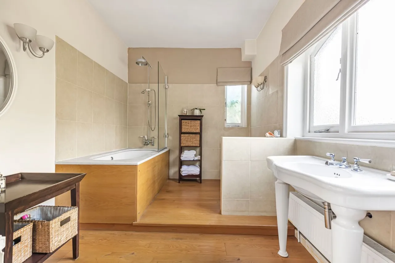 Esmond Road, Chiswick, W4, photo 28