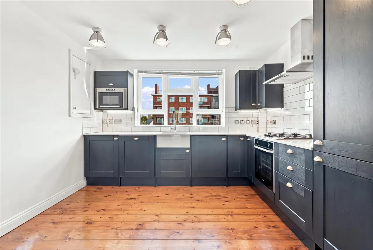Queens Drive, London, N4, photo 2