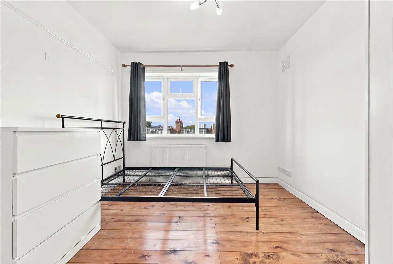 Queens Drive, London, N4, photo 5