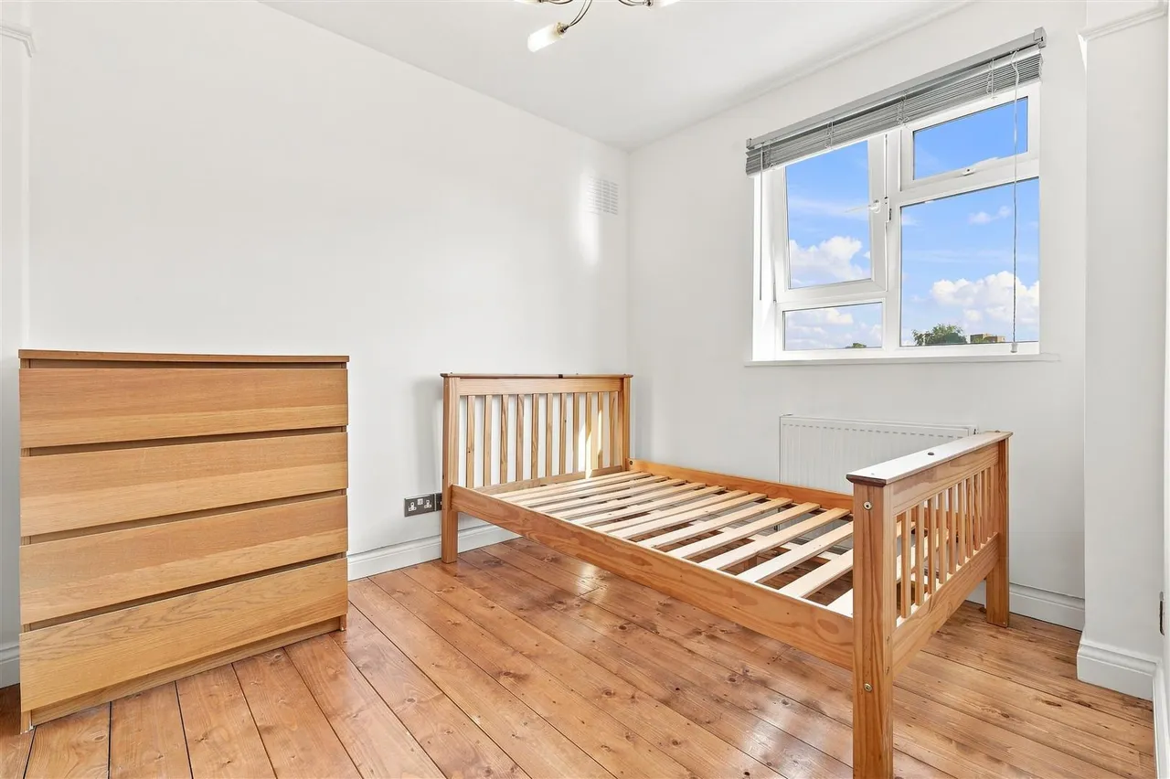 Queens Drive, London, N4, photo 9