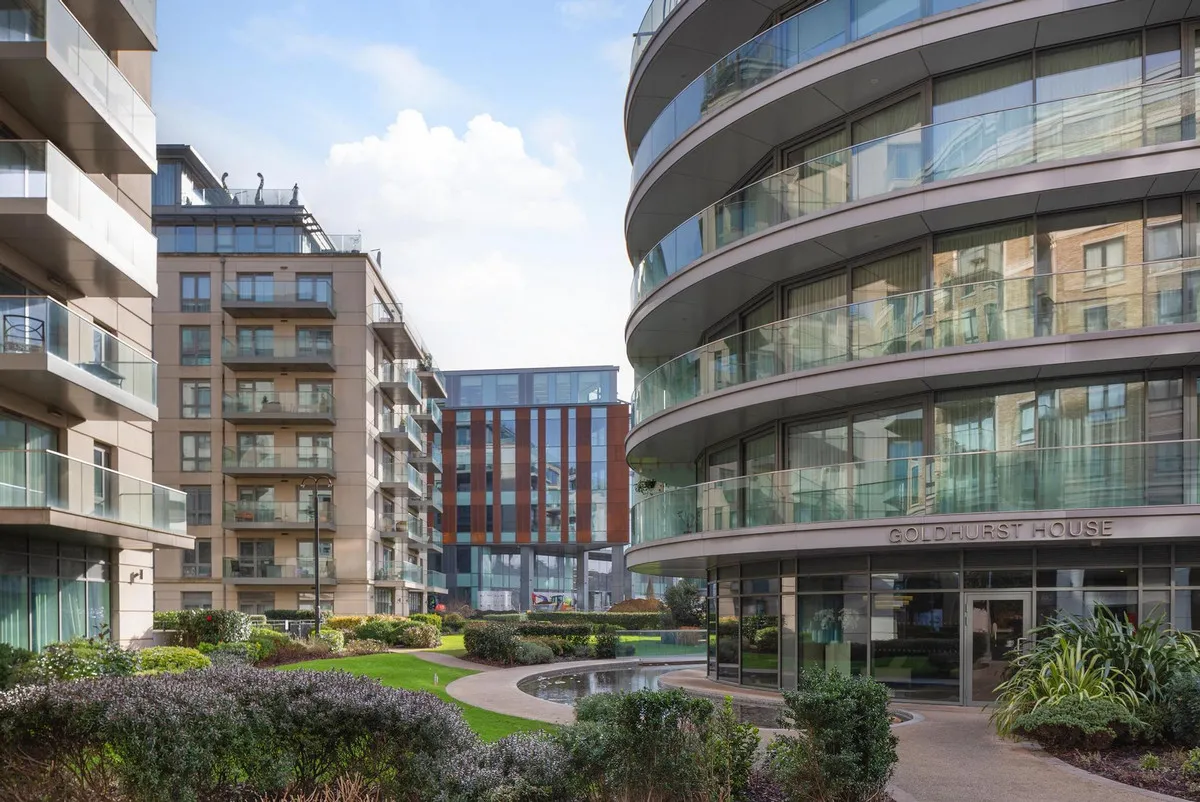 3 bed flat for sale, Parr's Way, London, W6