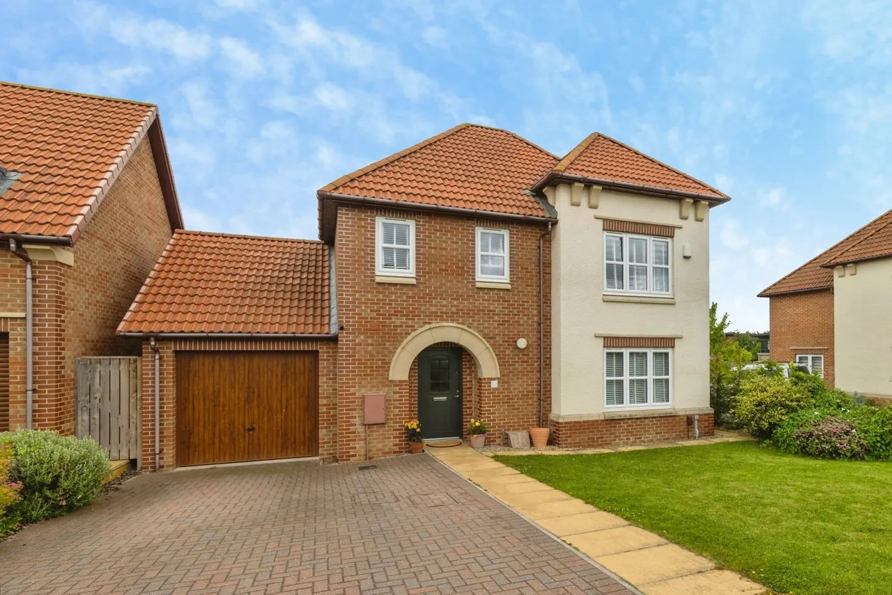 4 bed house for sale — Winding Way, DARLINGTON, County Durham, DL2