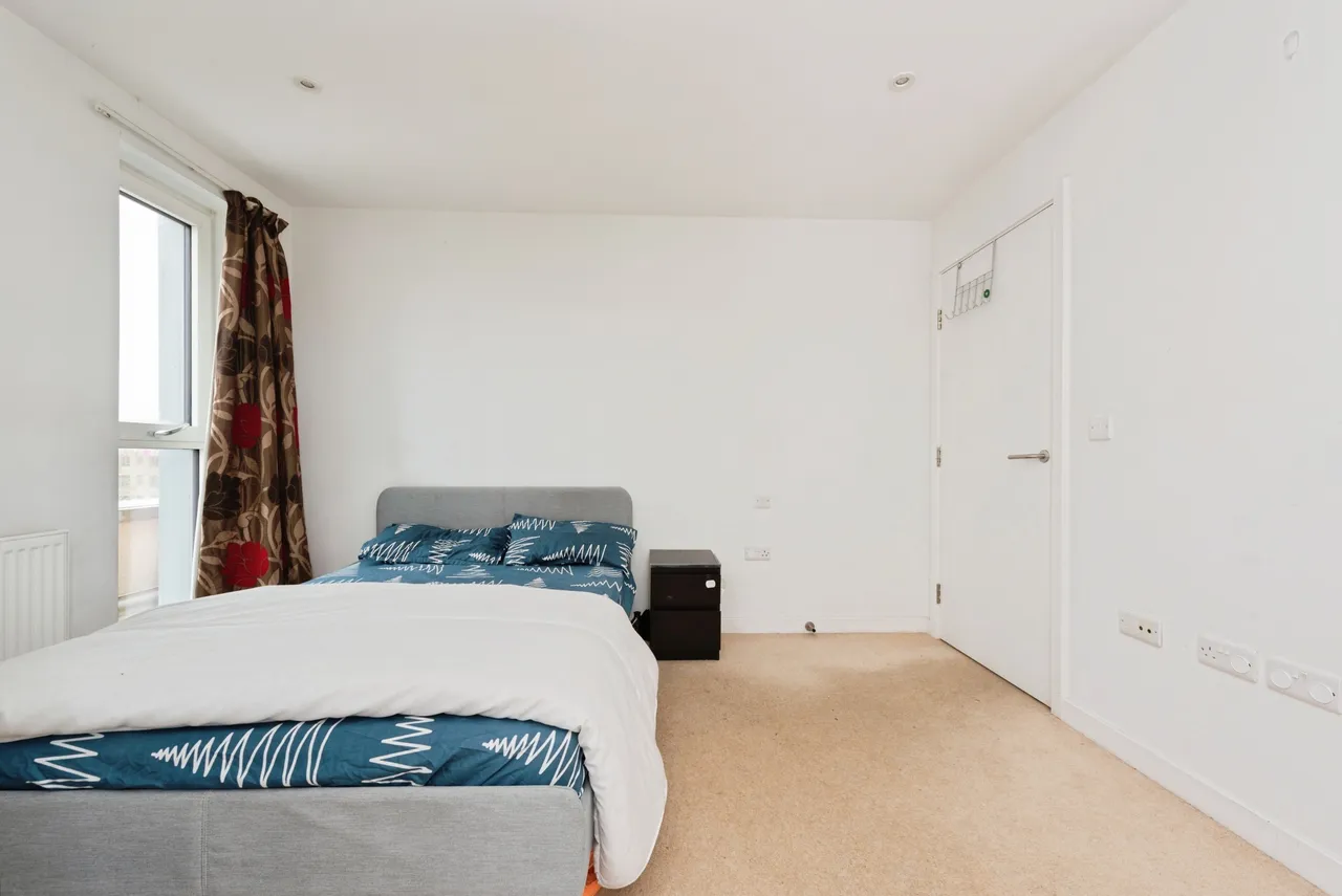 Manor Lane, Feltham, TW13, photo 10