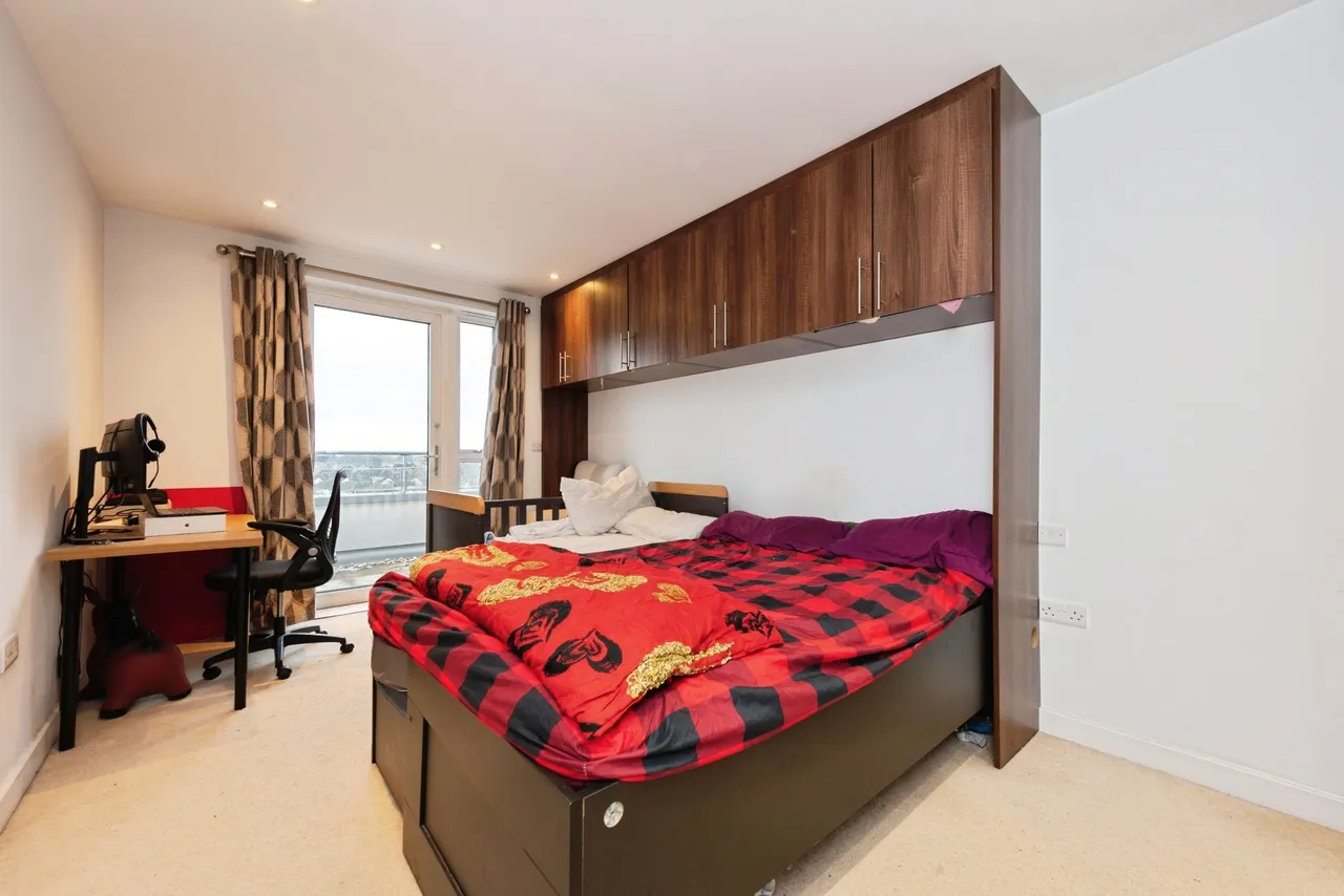 Manor Lane, Feltham, TW13, photo 17