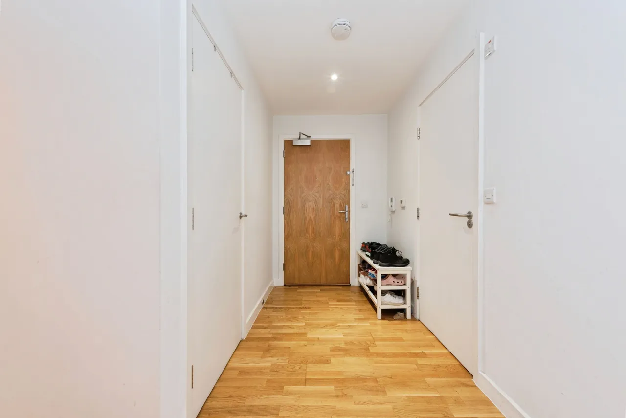 Manor Lane, Feltham, TW13, photo 21