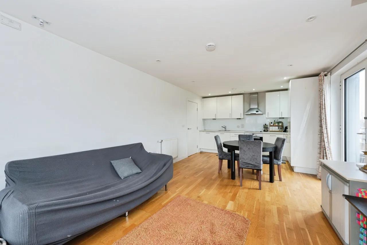 Manor Lane, Feltham, TW13, photo 6