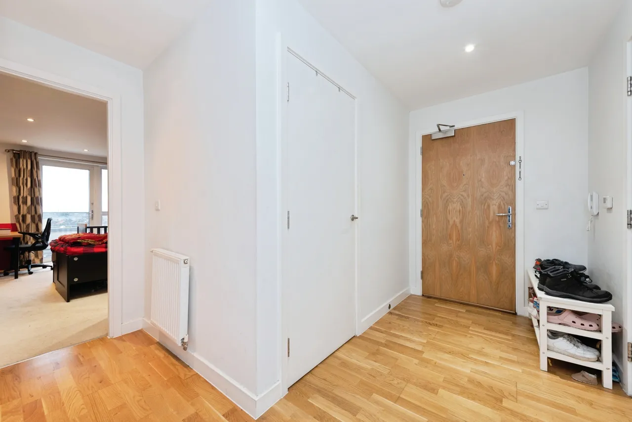 Manor Lane, Feltham, TW13, photo 9