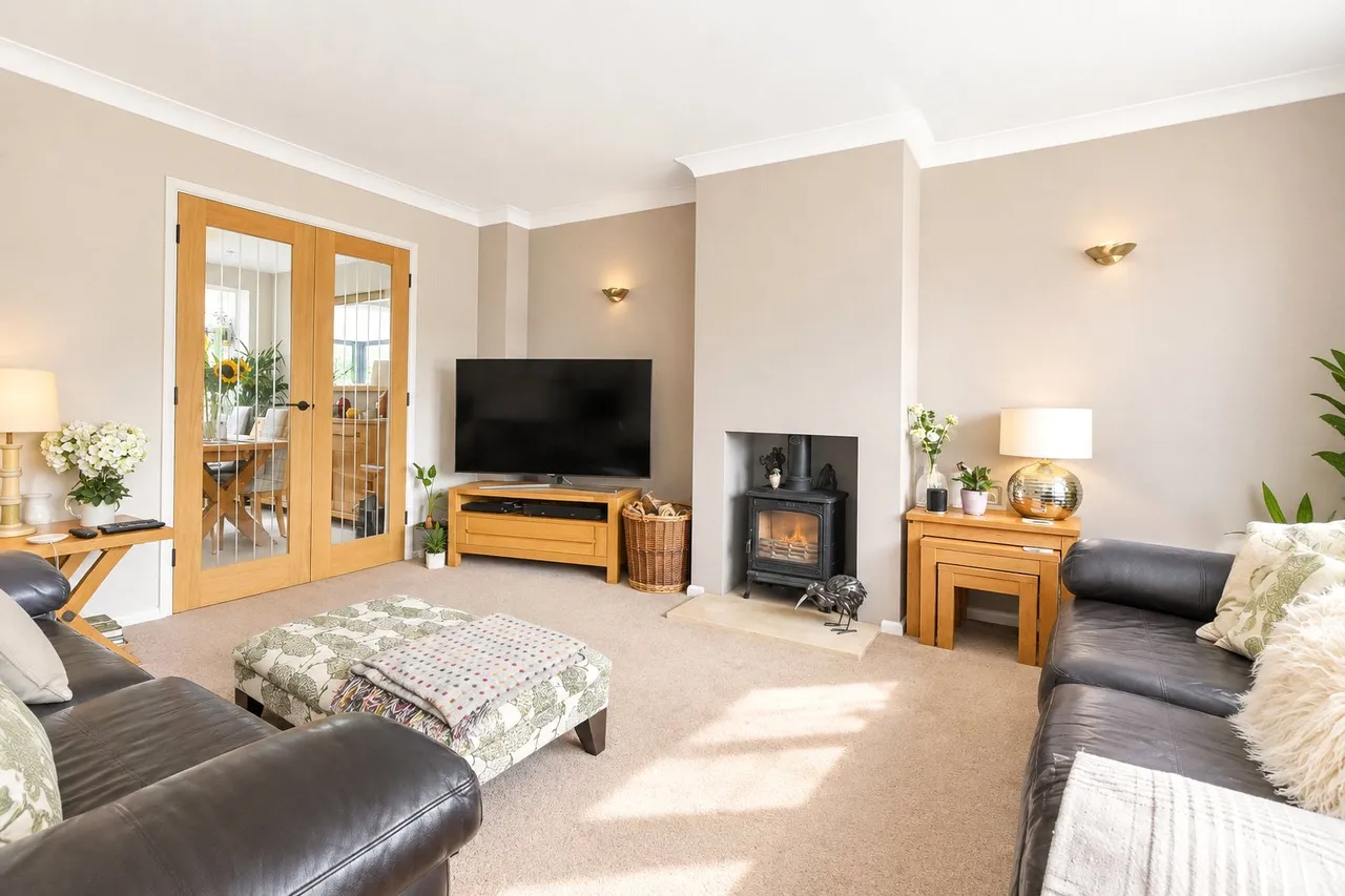 Squarefield Gardens, Hook, RG27, photo 3