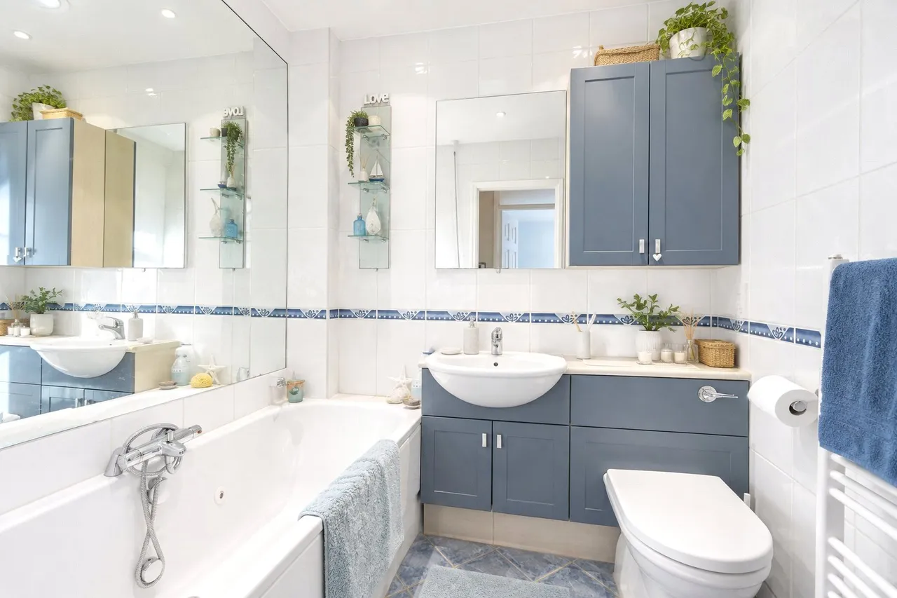 Squarefield Gardens, Hook, RG27, photo 17