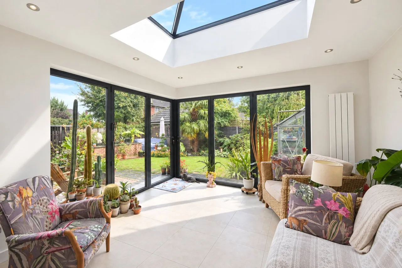 Squarefield Gardens, Hook, RG27, photo 6