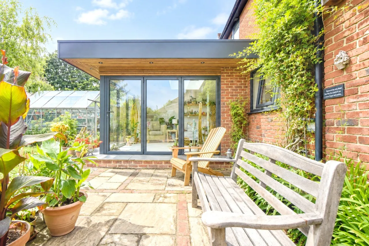 Squarefield Gardens, Hook, RG27, photo 21