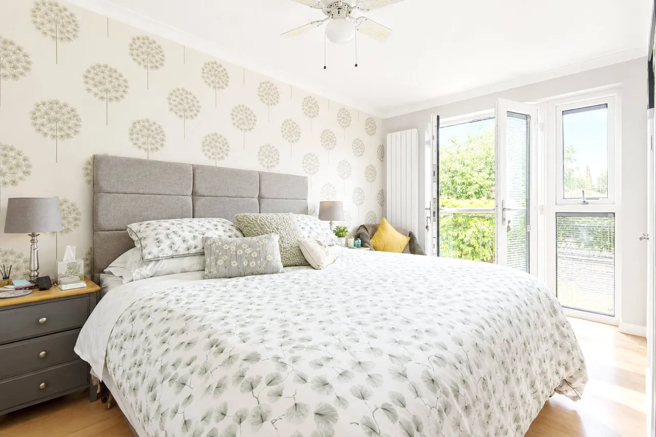 Squarefield Gardens, Hook, RG27, photo 8