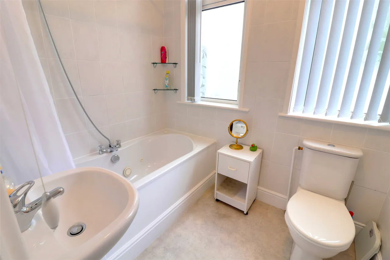 Bicclescombe Park Road, Ilfracombe, EX34, photo 11