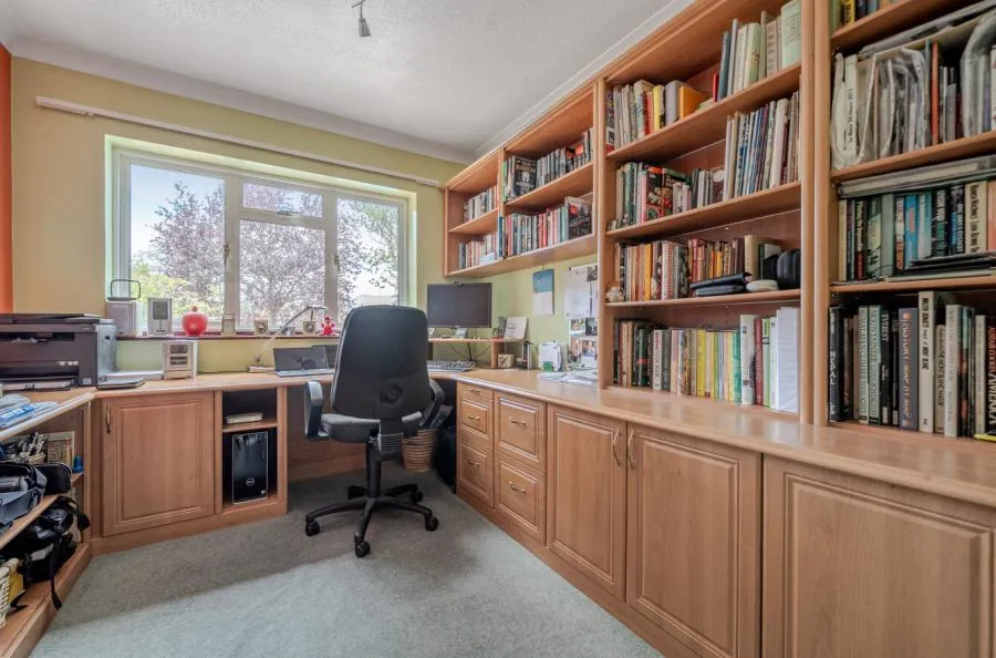 Chandlers Lane, Yateley, GU46, photo 35