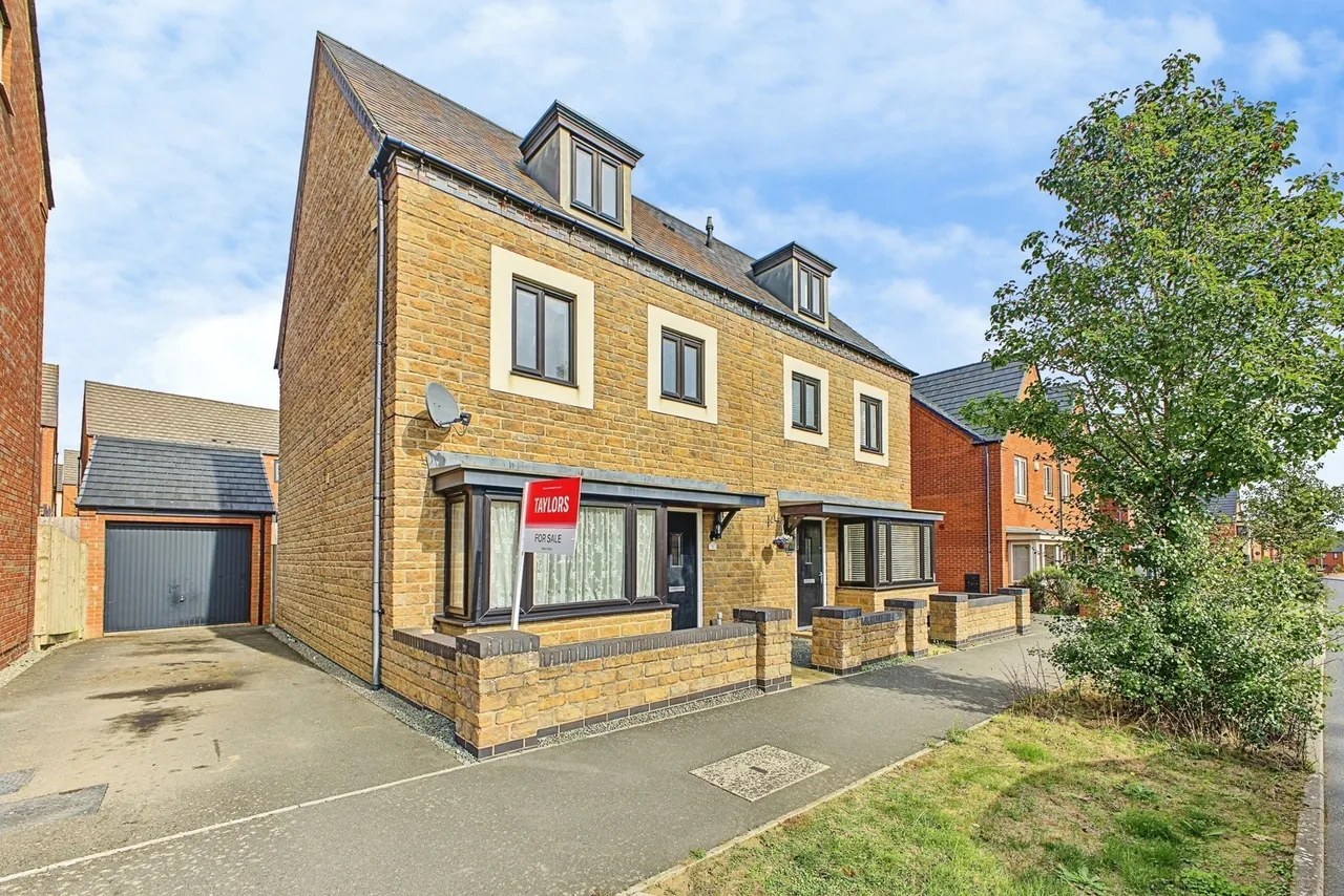 4 bed house for sale, Balmoral Close, Northampton, NN5