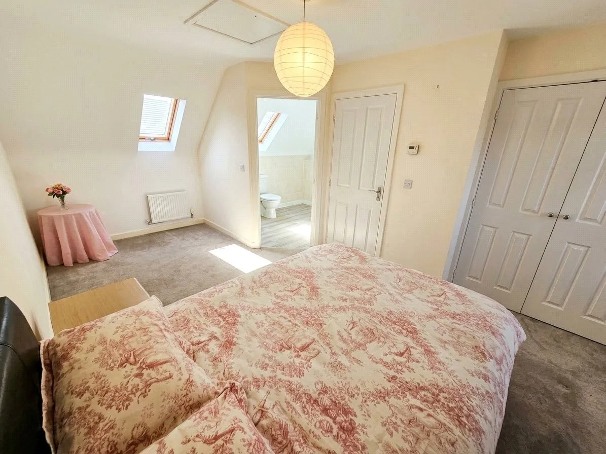 Balmoral Close, Northampton, NN5, photo 13