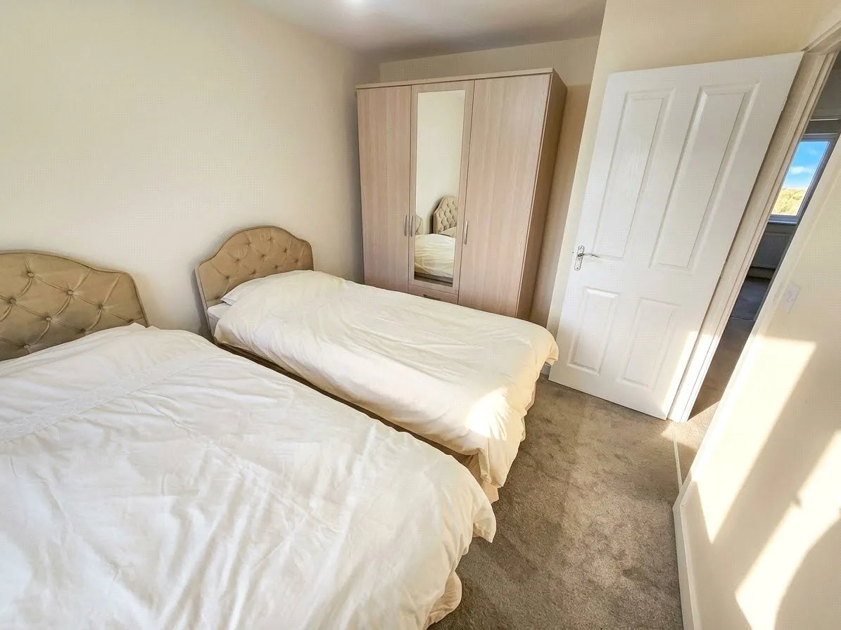 Balmoral Close, Northampton, NN5, photo 11