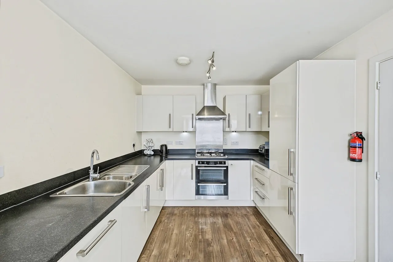 Balmoral Close, Northampton, NN5, photo 8