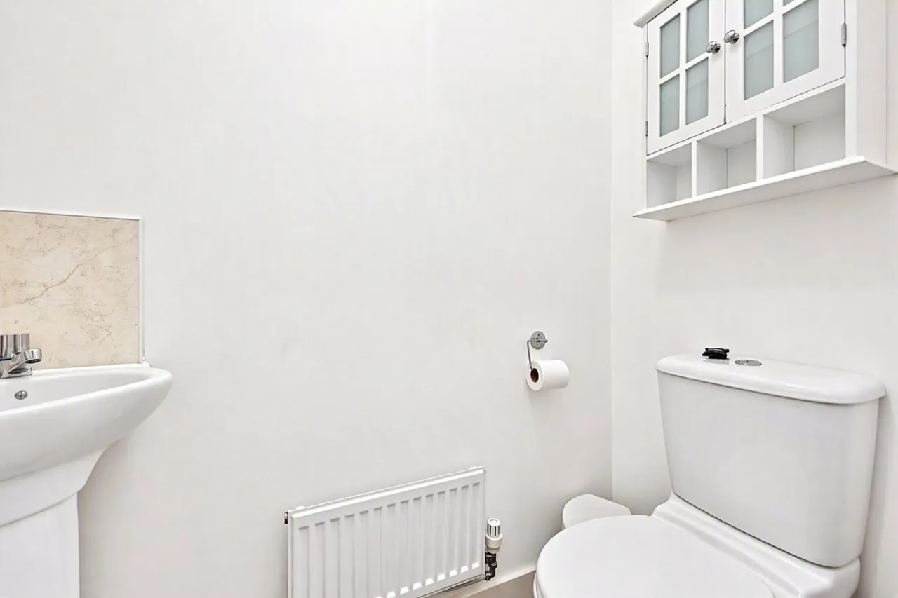 Balmoral Close, Northampton, NN5, photo 4