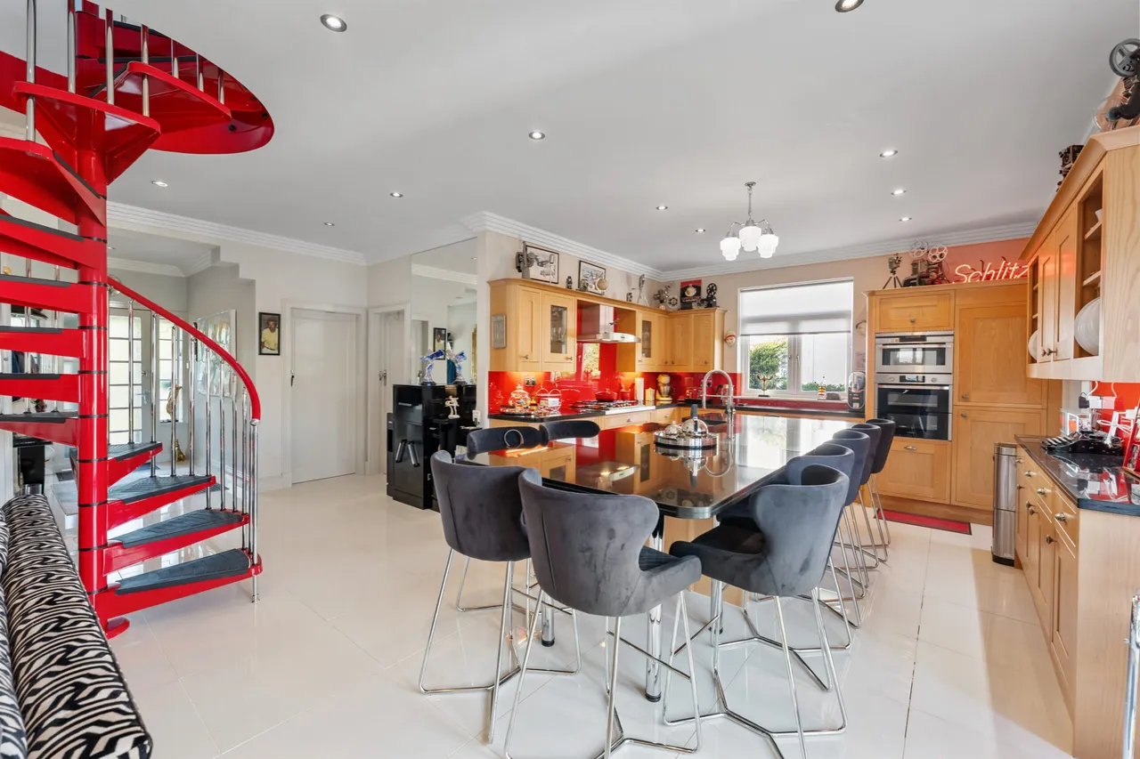 Sunningdale Avenue, Newton Mearns, photo 10