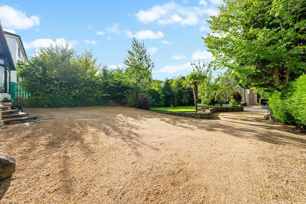 Sunningdale Avenue, Newton Mearns, photo 23