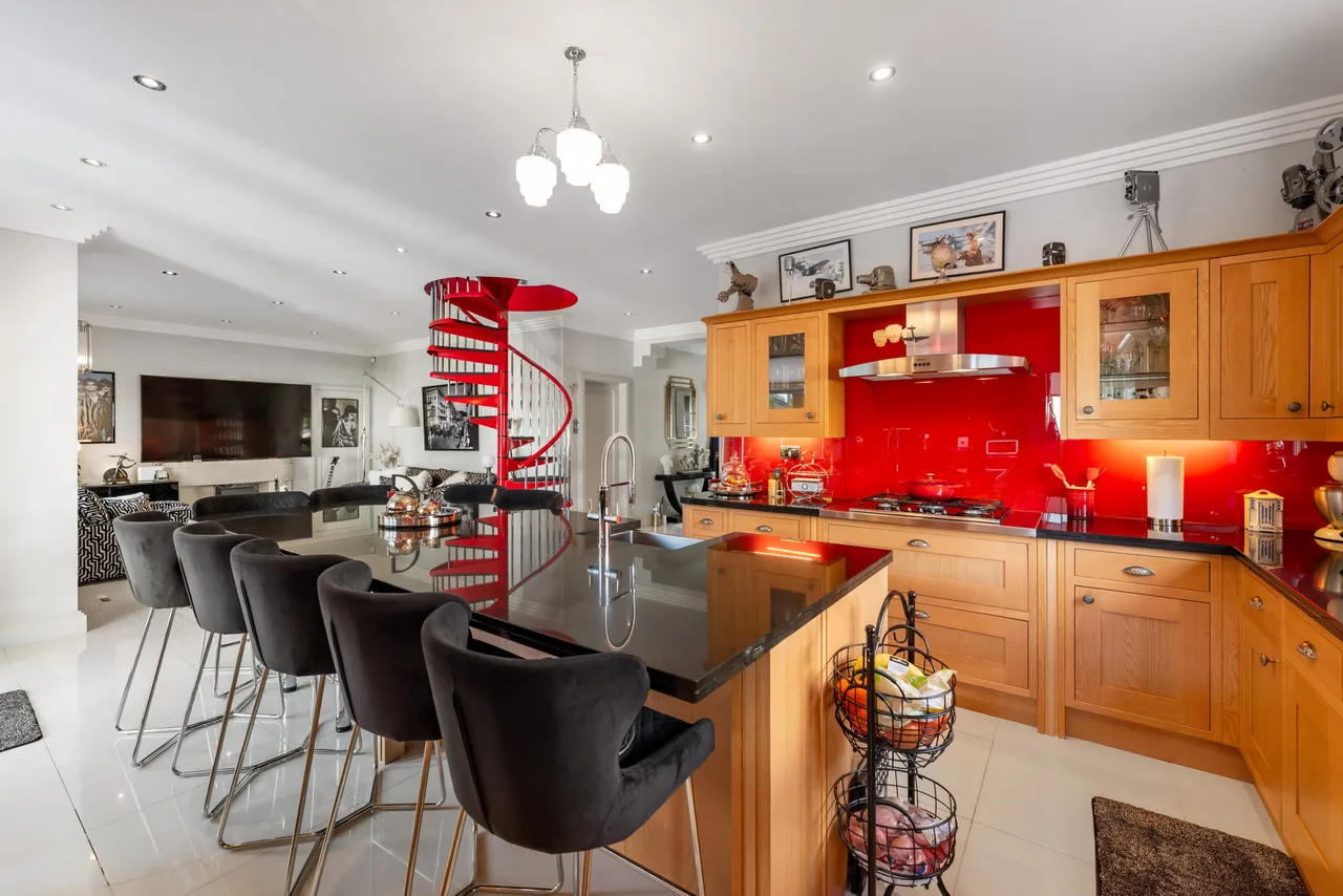 Sunningdale Avenue, Newton Mearns, photo 8