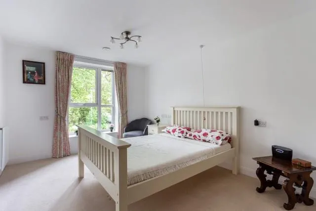 Dukes Ride, Crowthorne, RG45, photo 6
